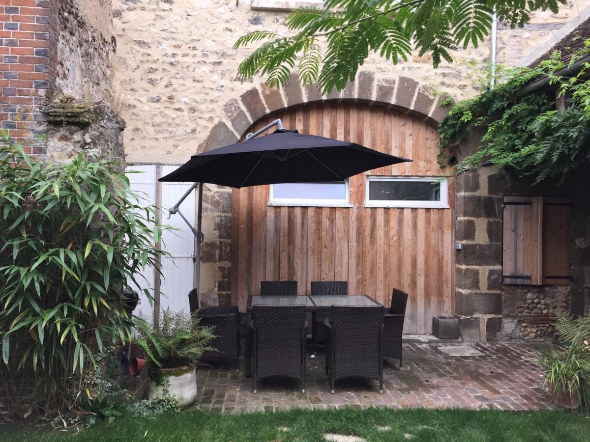 L Annonce N Est Pas D Actualite Ne Pas Prendre De Reservation Villa Saint-Fargeau  Esterno foto